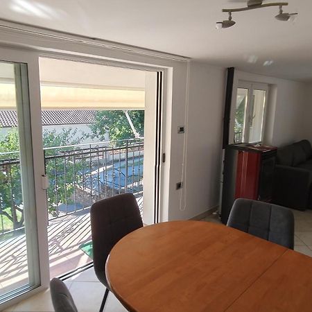 Apartma Apollonio Črni Kal Esterno foto