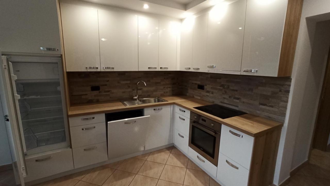 Apartma Apollonio Črni Kal Esterno foto