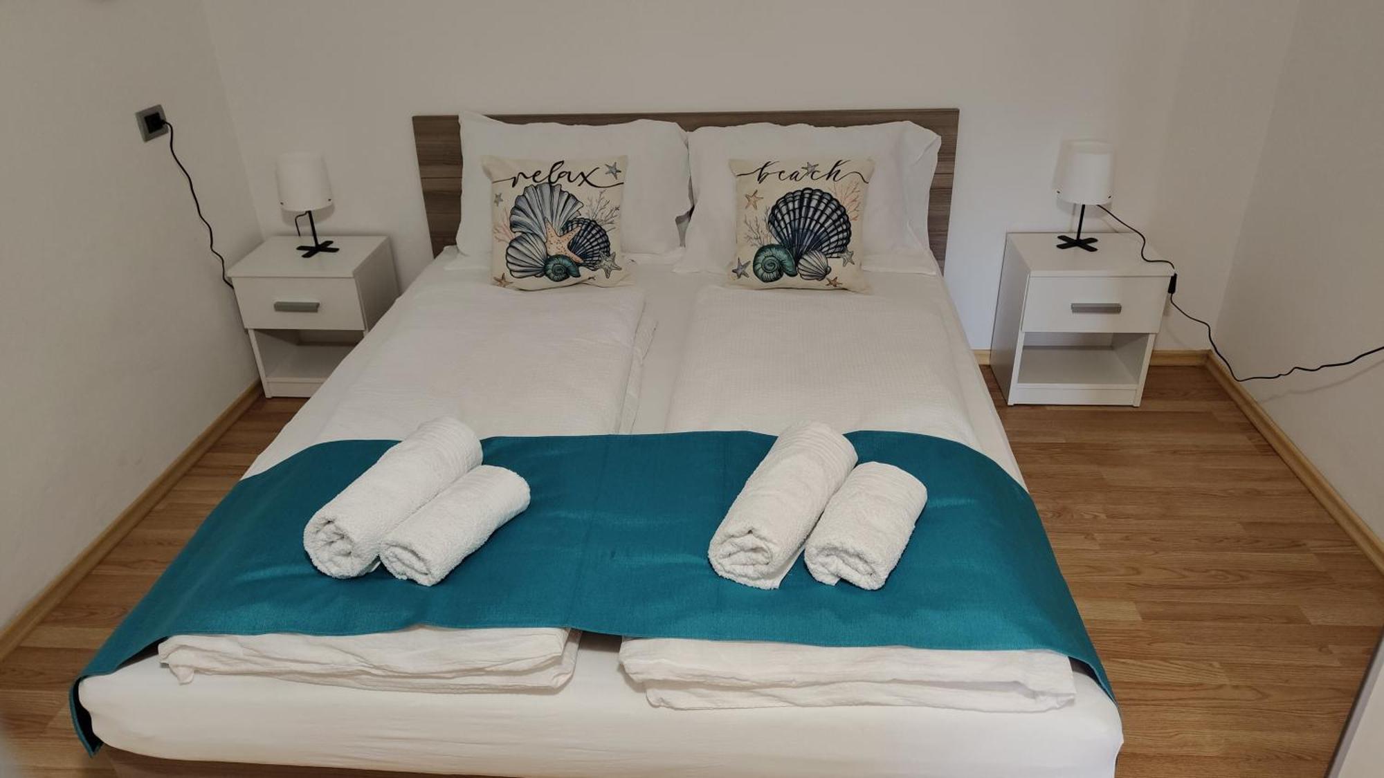 Apartma Apollonio Črni Kal Esterno foto